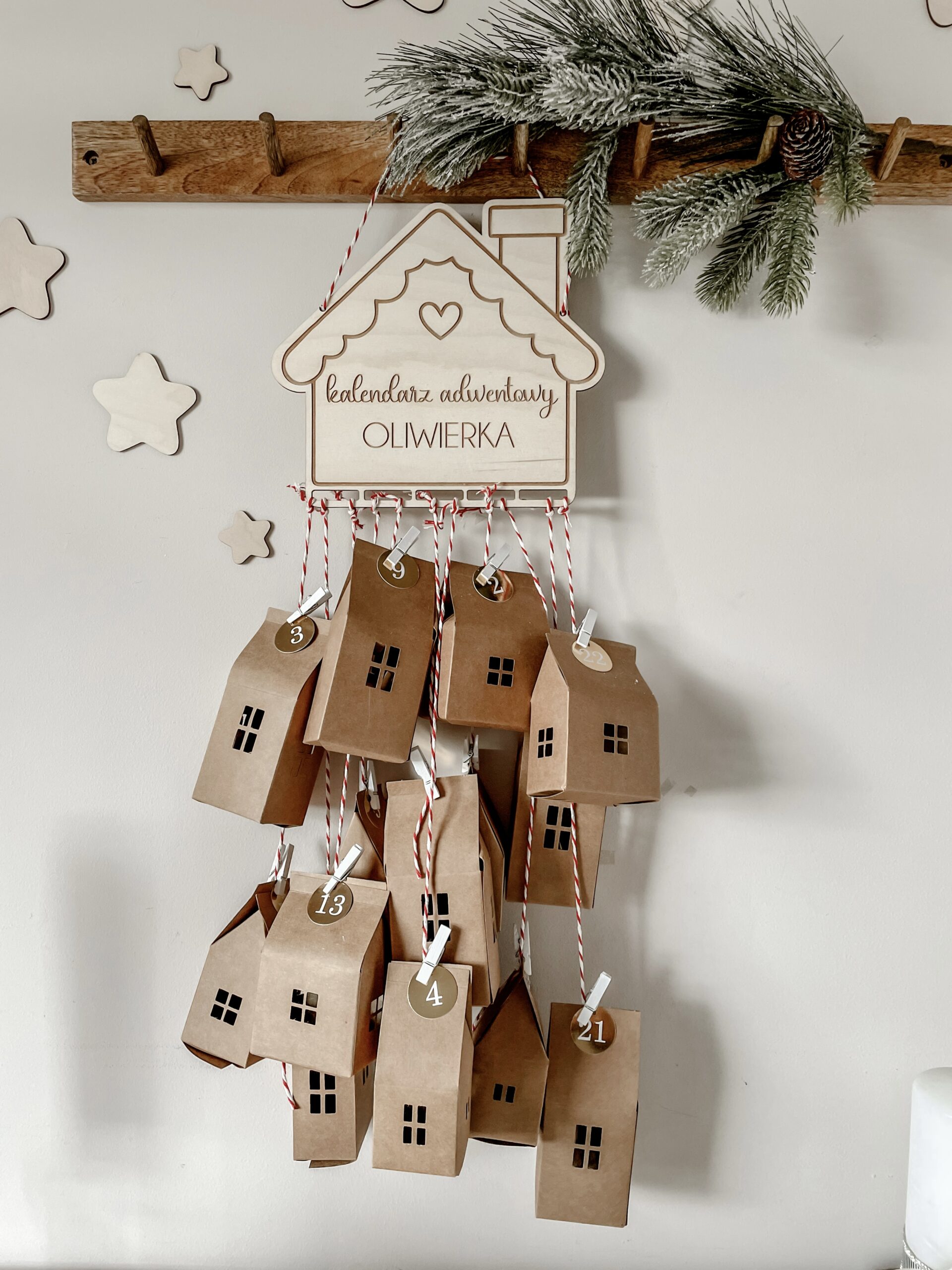 Kalendarz Adwentowy Świąteczna Chatka - obrazek 2