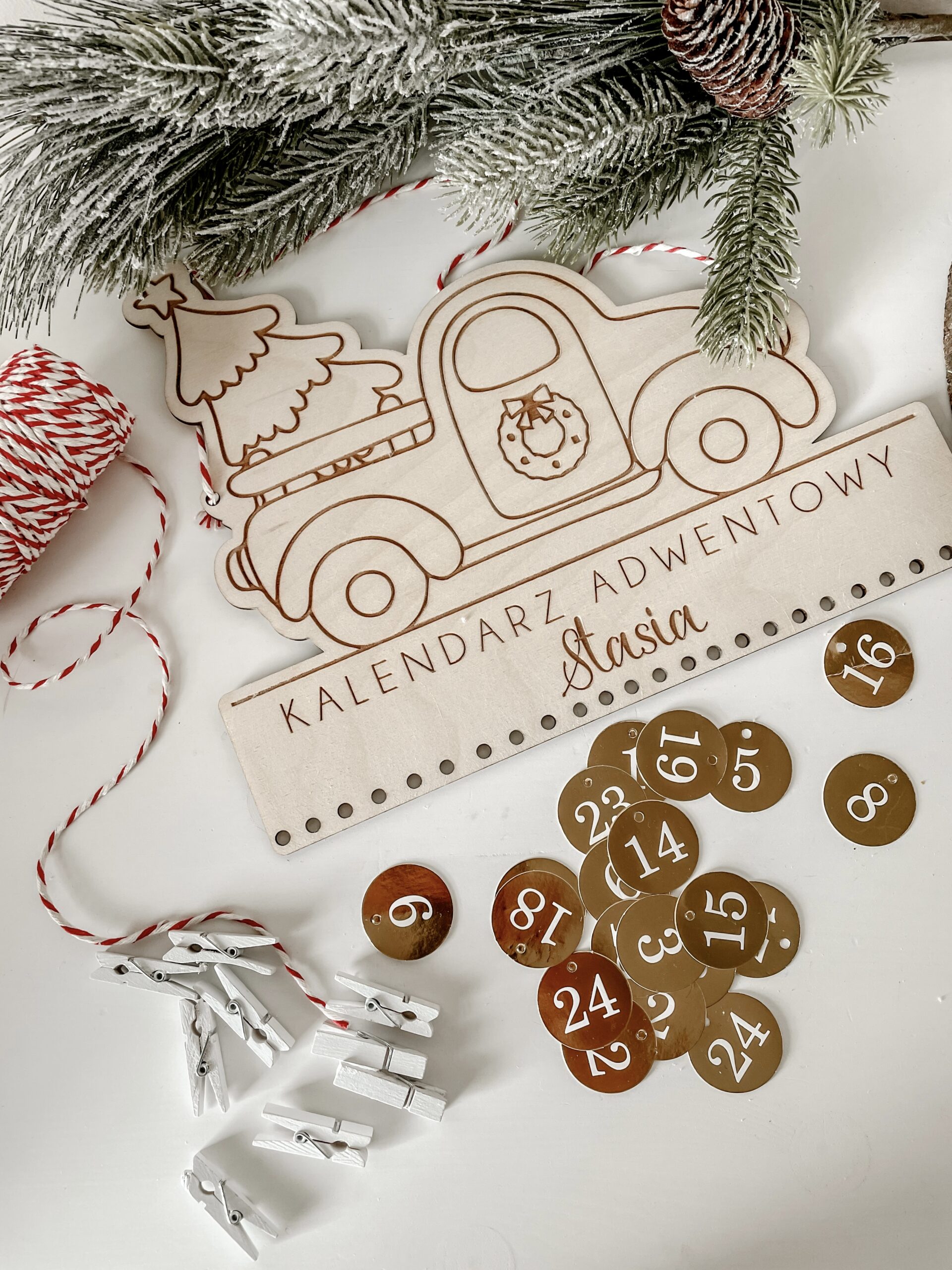 Kalendarz Adwentowy Świąteczne autko - obrazek 3
