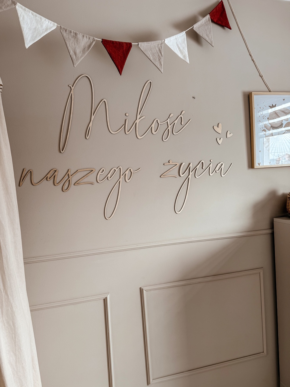 Napis na ścianę "Miłość naszego życia" II