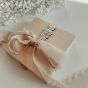 Pudełko kwadratowe na Komunię Św. Wzór 12 (Chłopczyk)