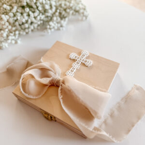 Pudełko kwadratowe na Komunię Św. Wzór 7 (Krzyż Biały)