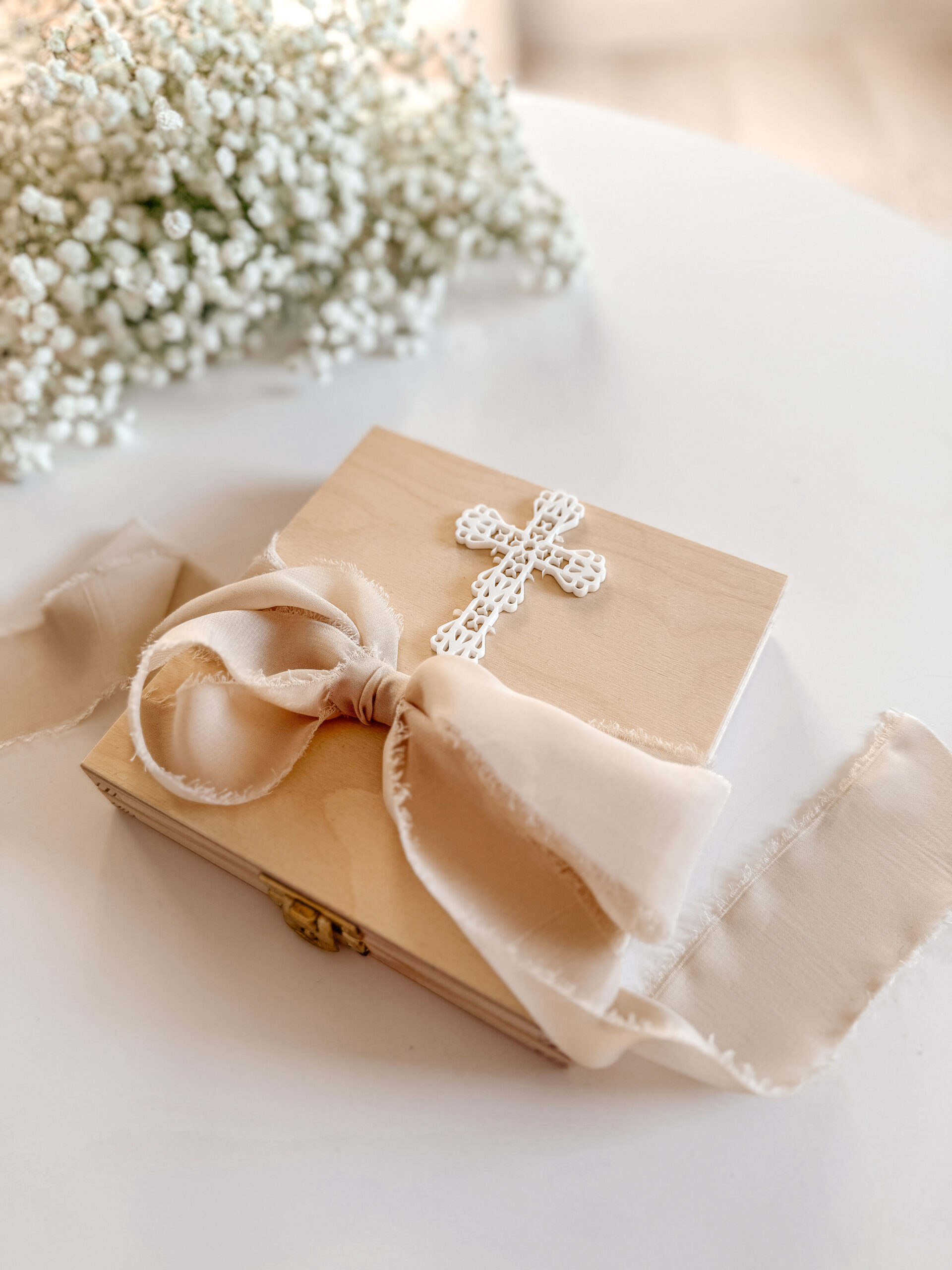 Pudełko kwadratowe na Komunię Św. Wzór 7 (Krzyż Biały)