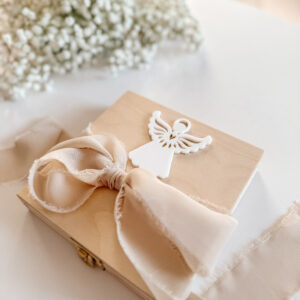 Pudełko kwadratowe na Komunię Św. Wzór 8 (Aniołek Biały)