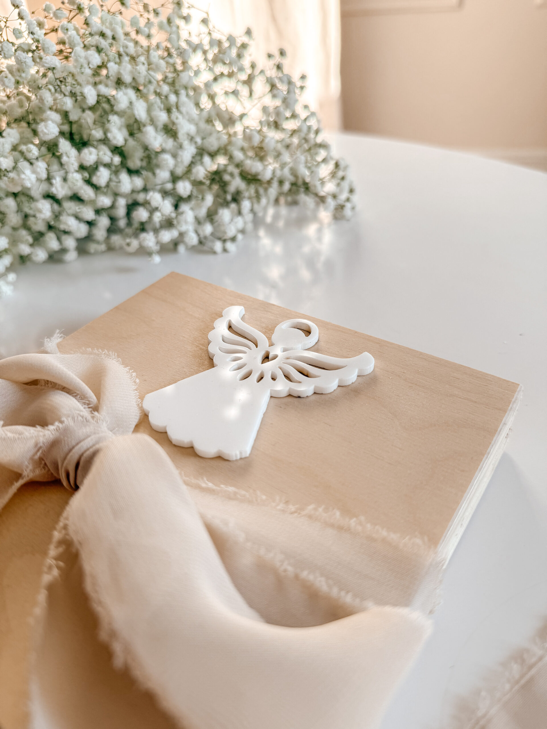 Pudełko kwadratowe na Komunię Św. Wzór 8 (Aniołek Biały) - obrazek 2