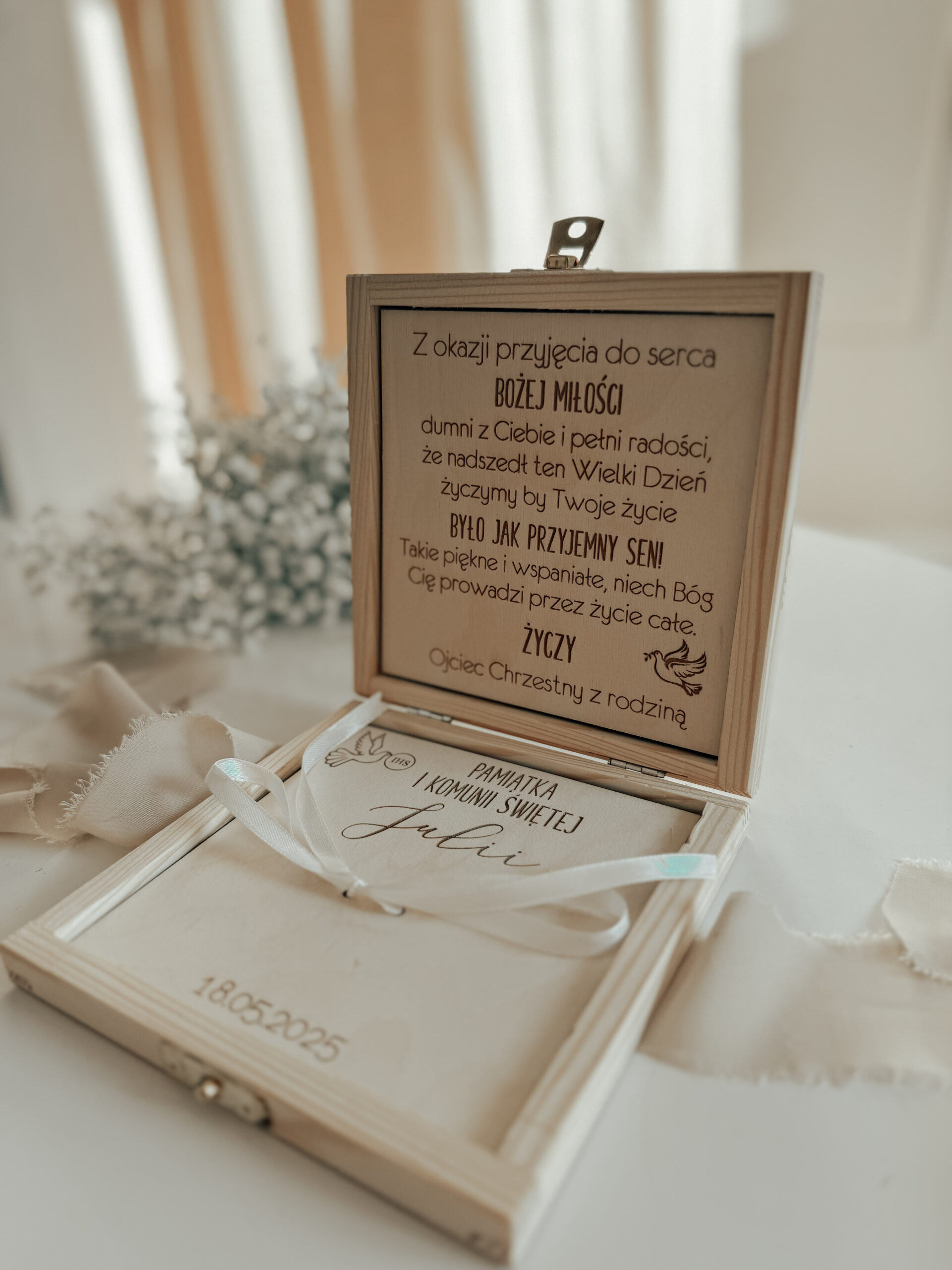 Pudełko kwadratowe na Komunię Św. Wzór 6 (Krzyż złoty) - obrazek 2