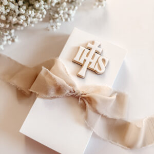 Pudełko prostokątne na Komunię Św. Wzór 2 (IHS Biały)