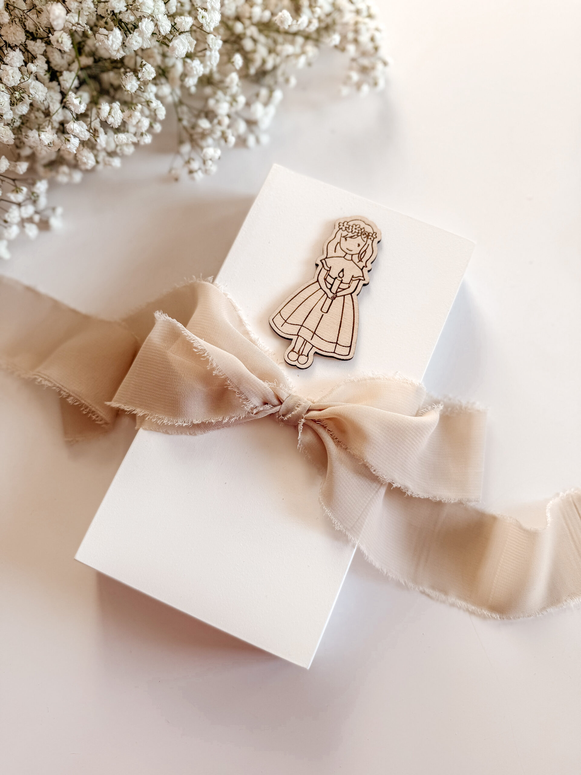 Pudełko prostokątne na Komunię Św. Wzór 11 (Dziewczynka)