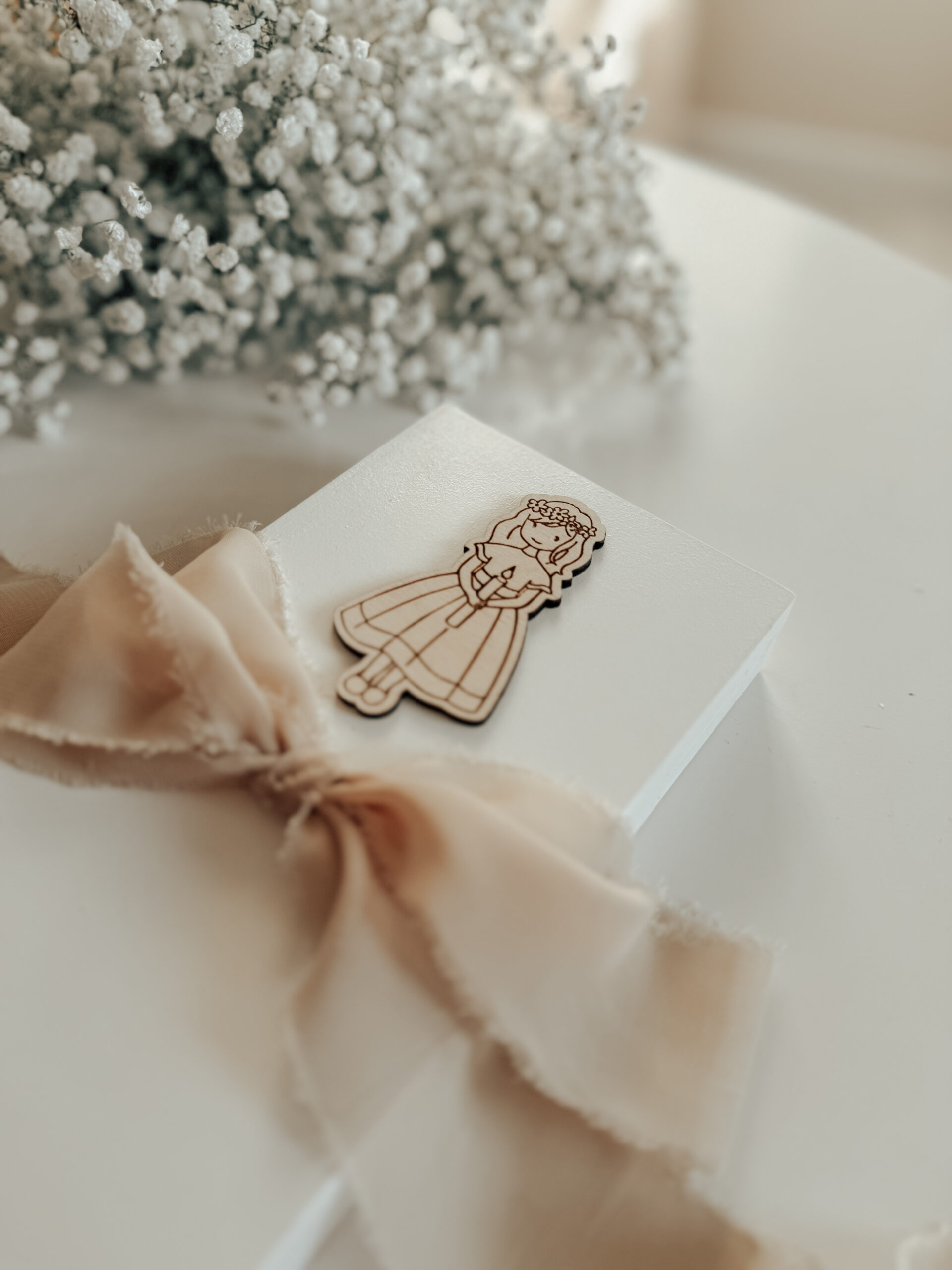 Pudełko prostokątne na Komunię Św. Wzór 11 (Dziewczynka) - obrazek 2