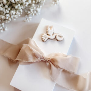 Pudełko prostokątne na Komunię Św. Wzór 4 (Gołąbek IHS BIały)