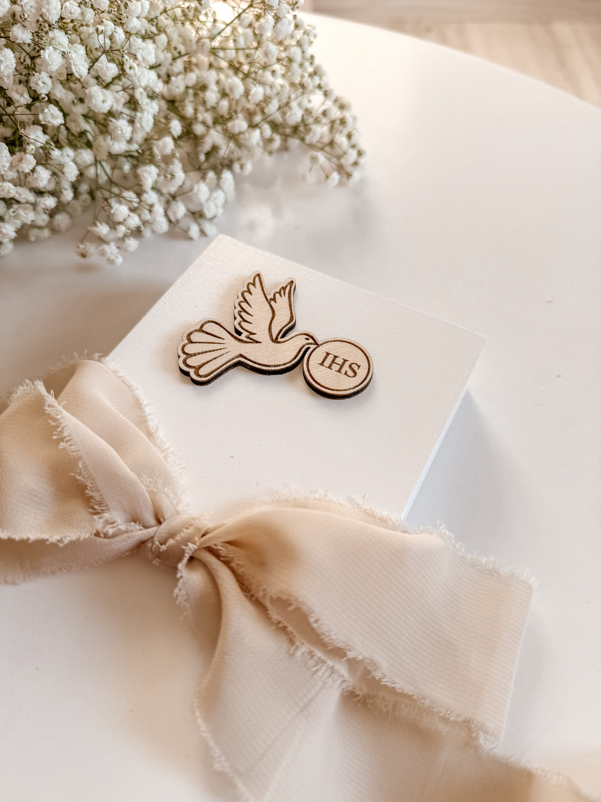 Pudełko prostokątne na Komunię Św. Wzór 5 (Gołąbek IHS) - obrazek 2