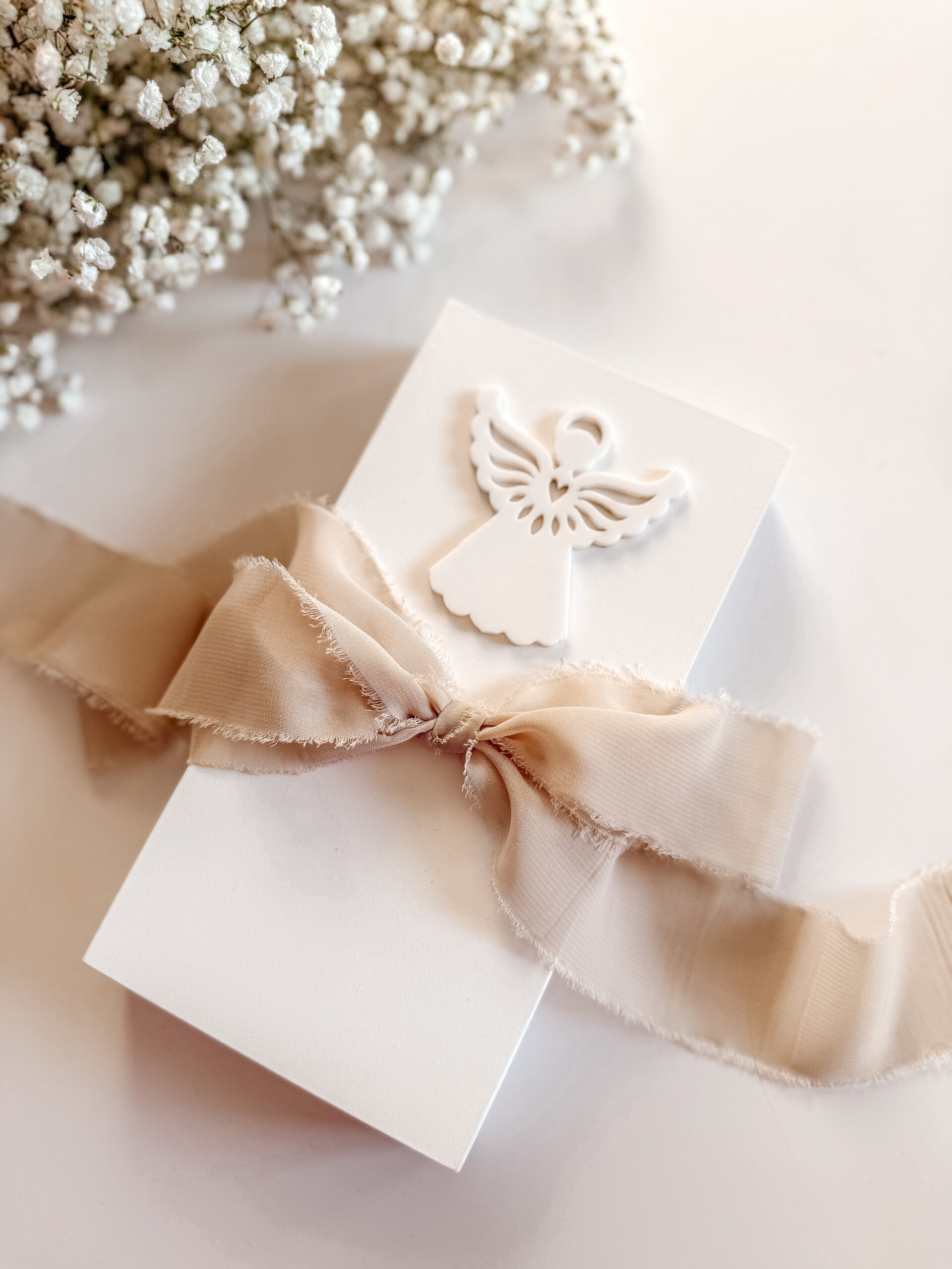 Pudełko prostokątne na Komunię Św. Wzór 8 (Aniołek biały)