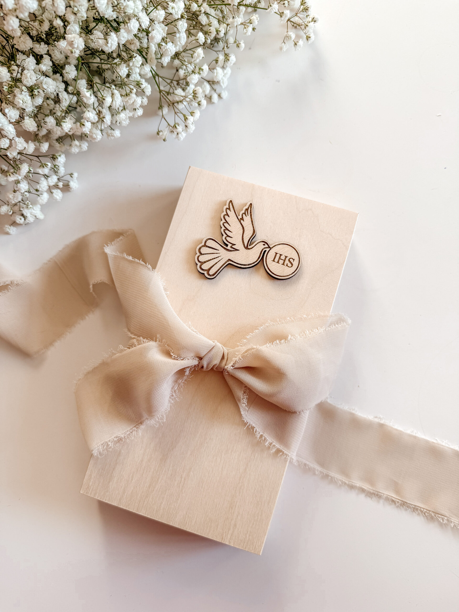 Pudełko prostokątne na Komunię Św. Wzór 5 (Gołąbek IHS)