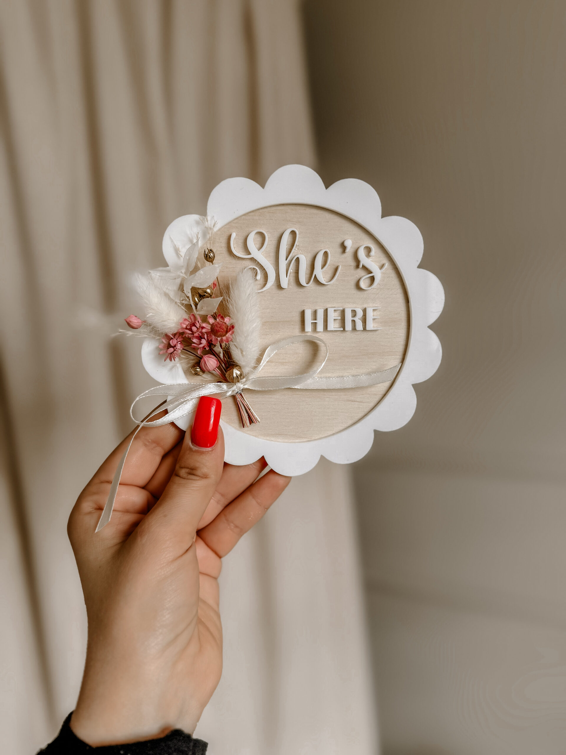 Tabliczka z falbanką Plexi