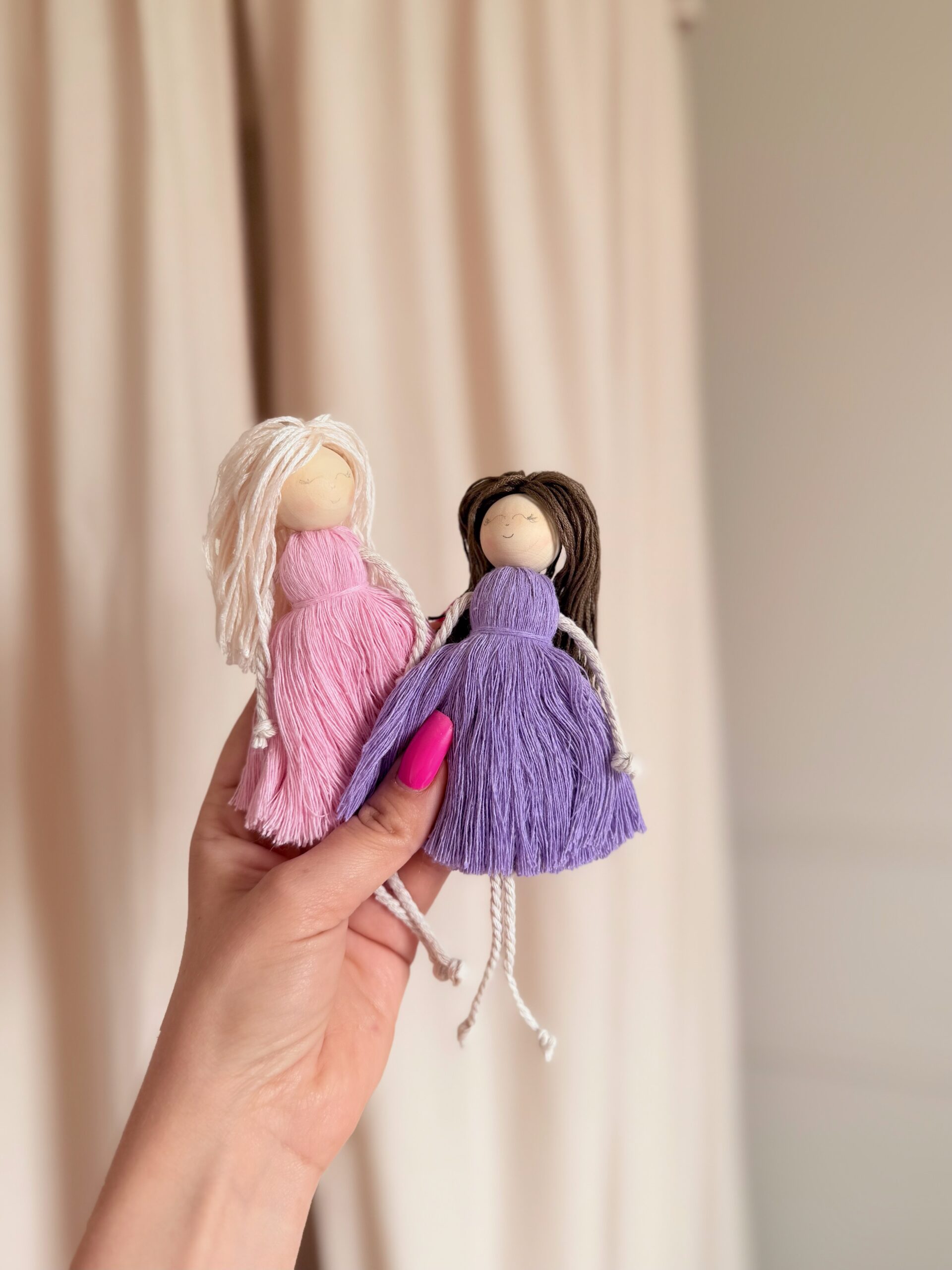 Ramka dla Nauczyciela z makramową Laleczką - obrazek 5